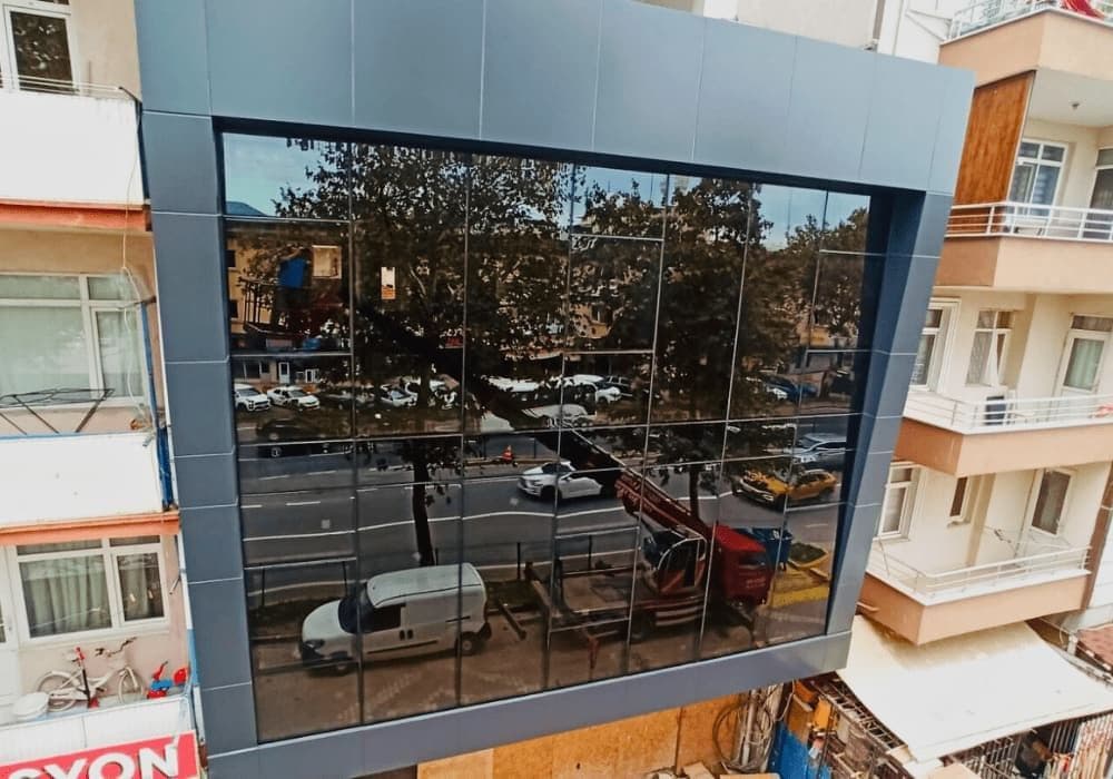 Florya — Motorlu Giyotin Sistem — Çelikpen referans uygulaması