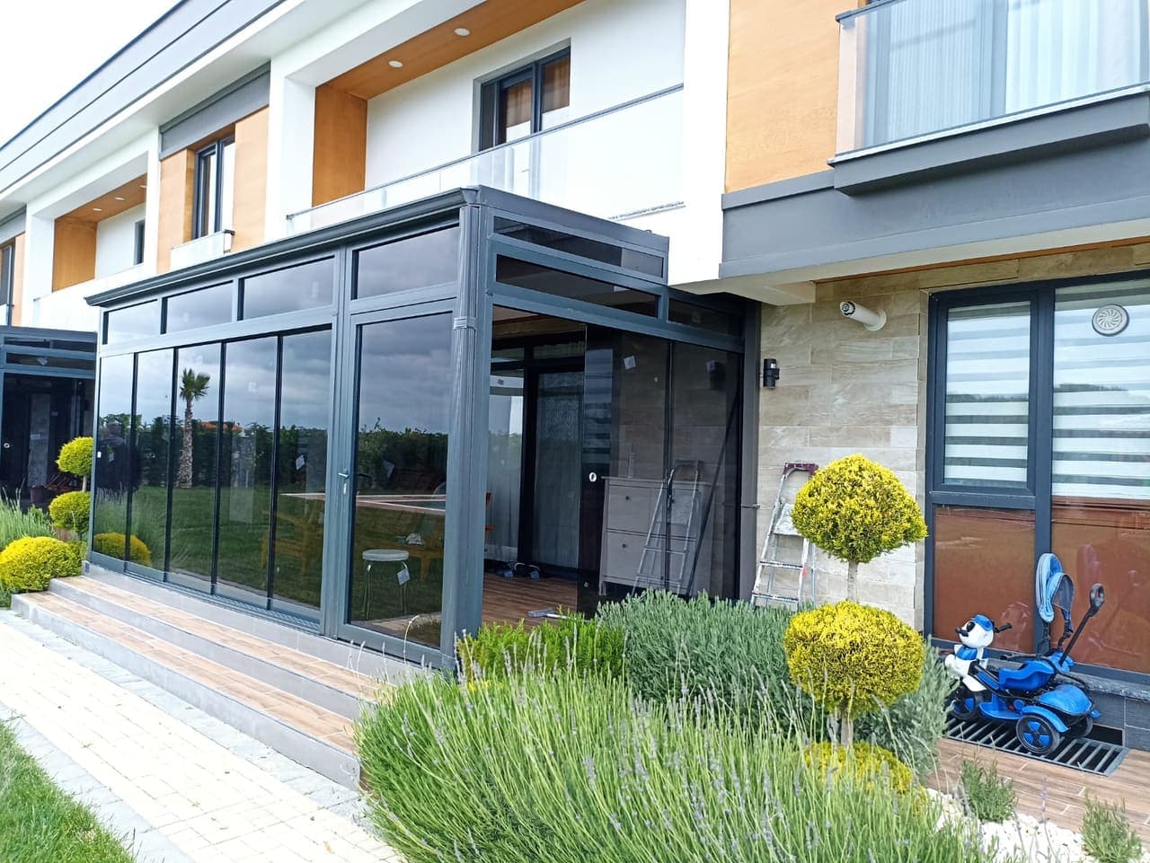 Yeşilköy Villa Bahçesi Dört Mevsim Kış Bahçesi Sistemi — Çelikpen referans uygulaması